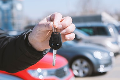 Vale a pena comprar um carro de repasse? Veja como essa modalidade