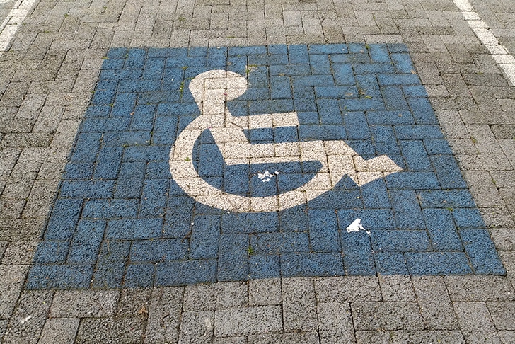 Estacionamento exclusivo para pessoas com deficiência