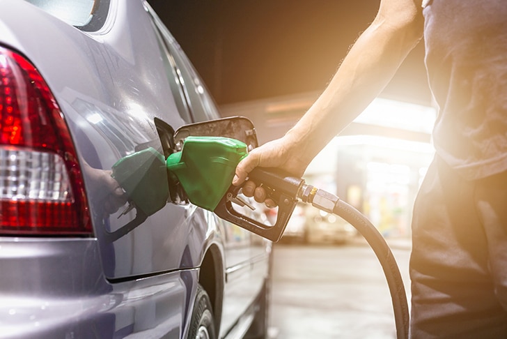 Abastecimento de carro com etanol